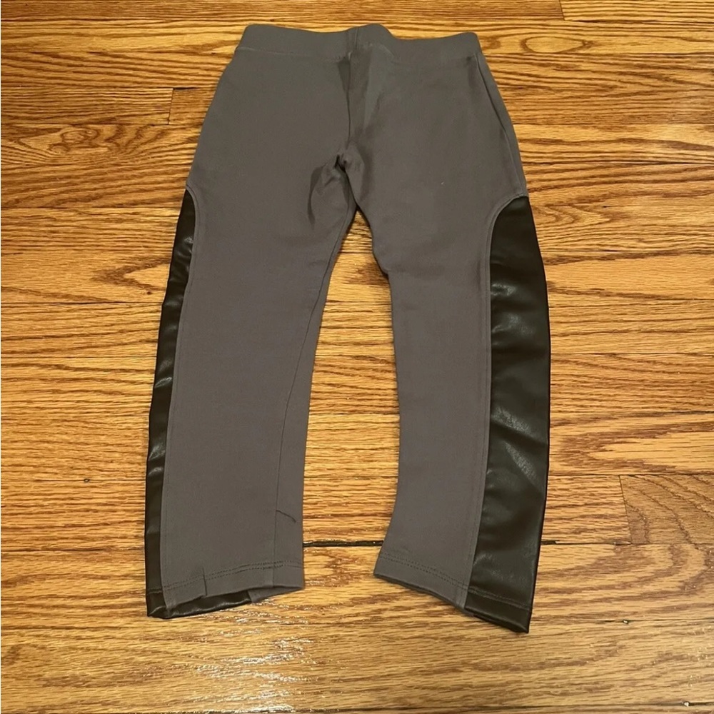 Girl's Toddler GAP Grey‎ and Black Leggings- Size 5T- Pre-owned